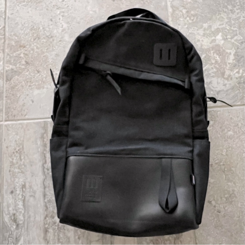 TOPO Designs Black Daypack Leather Bag Backpack, (Like NEW) Retail $299